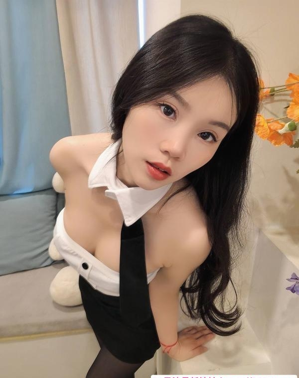 回味情趣制服小奶豆   